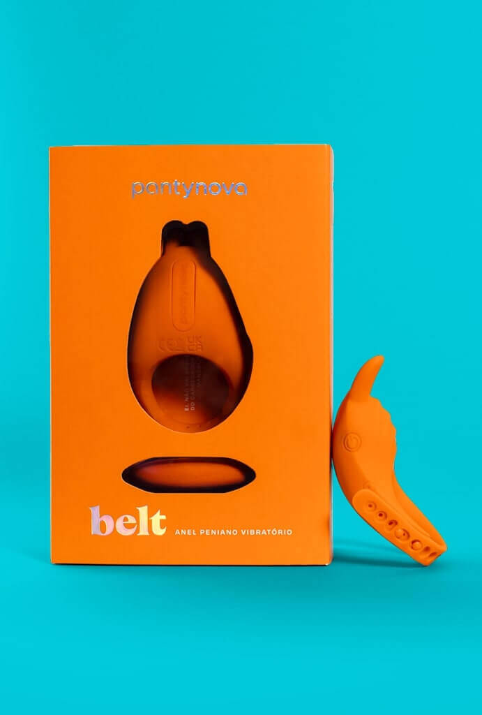 Anel peniano vibratório Belt com controle remoto em embalagem laranja sobre fundo azul, pantynova | Sex Shop Produtos Eróticos Online
